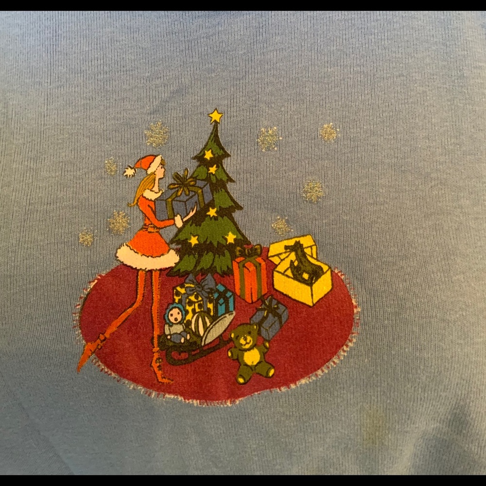 Old Navy Christmas t shirt